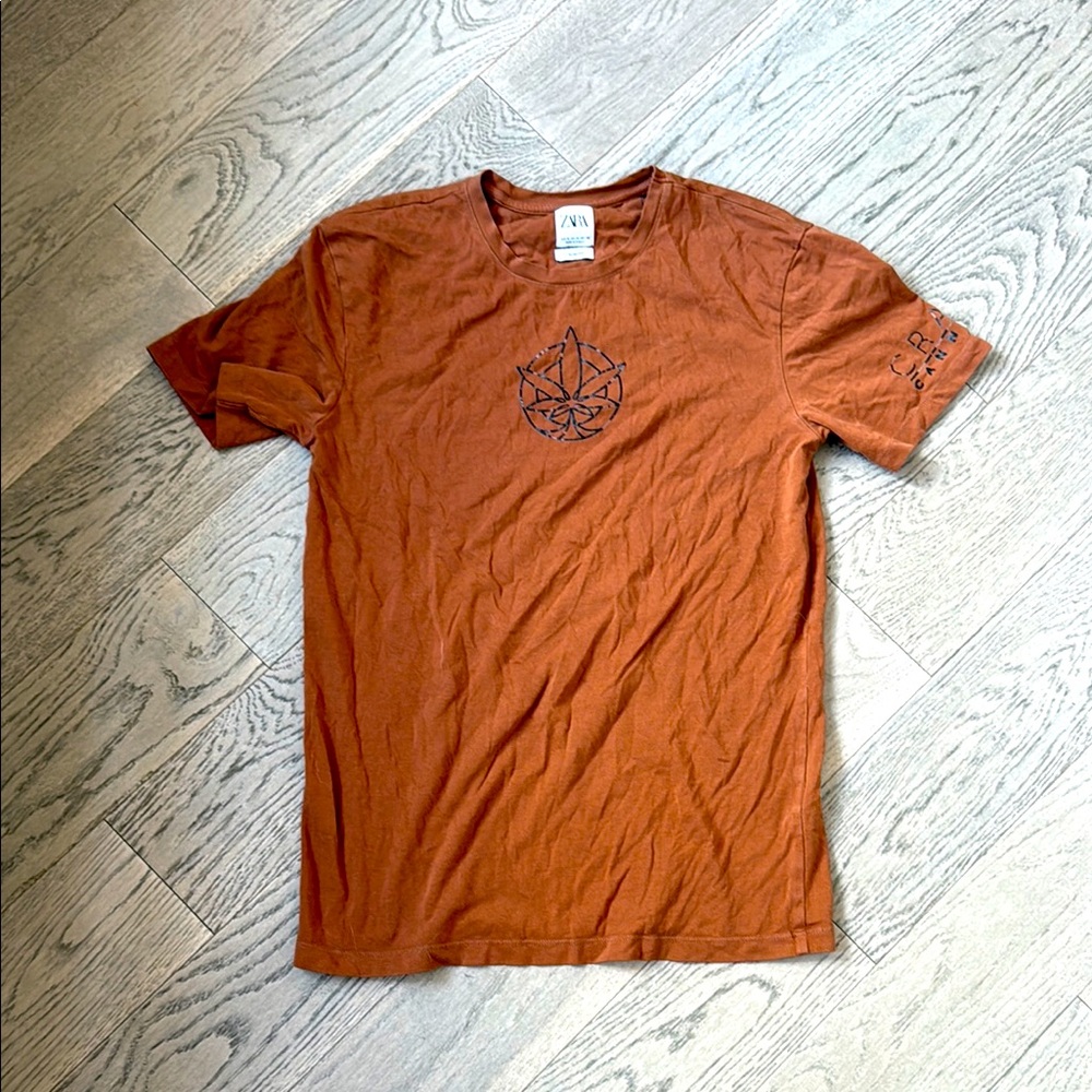 Zara Brown cannabis Short Sleeve Tee